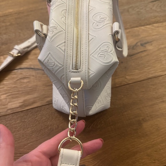 NWT Juicy Couture satchel with embossed pattern and hearts embellishment - Picture 5 of 9